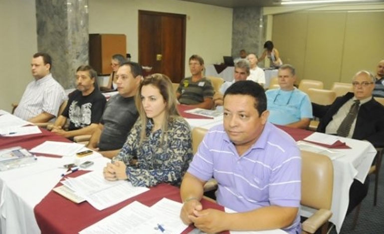 Trabalhadores do setor sucroalcooleiro iniciam campanha salarial 2011-2012