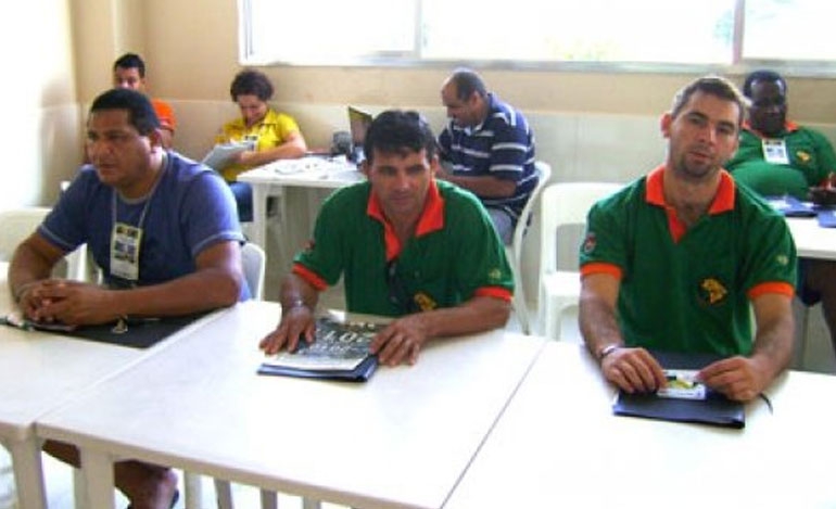 Representantes do Sindetanol participam do 3º Congresso Nacional da SNQ