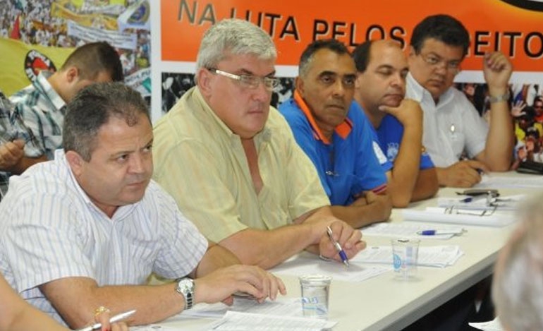 Fequimfar realiza 2ª rodada de negociação da campanha salarial e social