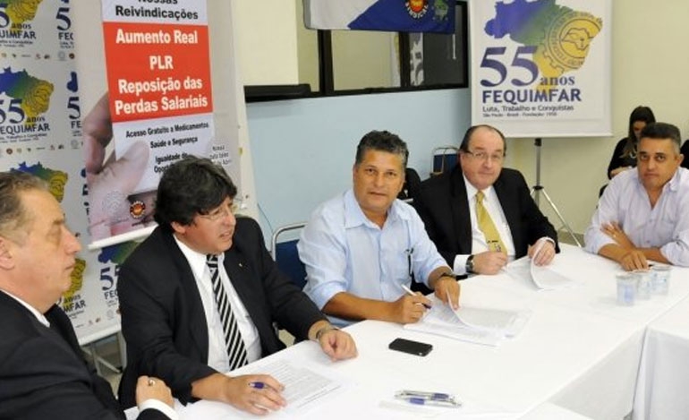 Trabalhadores do setor industrial farmacêutico conquistam 8,5% de reajuste