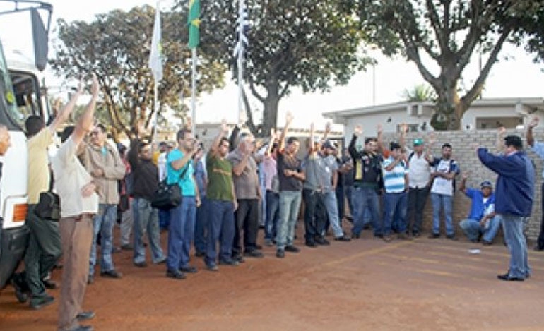 Negociação não avança e trabalhadores estão mobilizados para greve