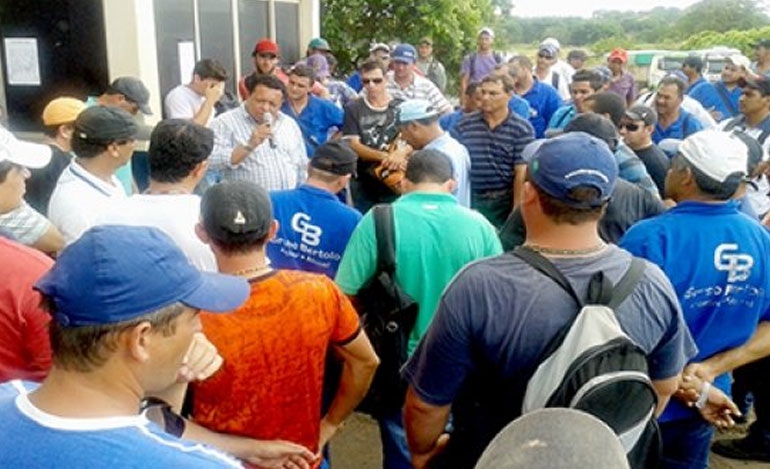 Trabalhadores da Usina Floralco entram em greve para receberem salário atrasado