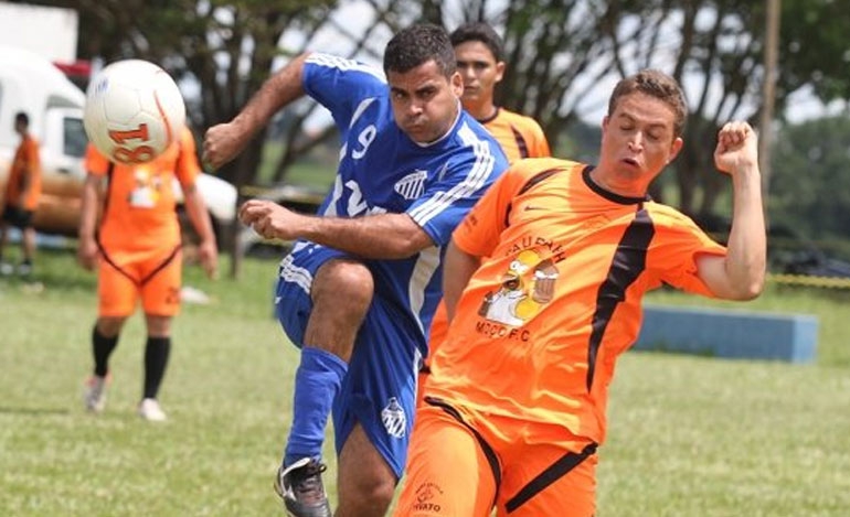 Sindetanol promove torneio de futebol e truco em Pirapózinho