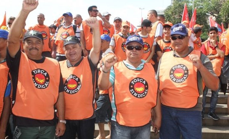 Dirigentes do sindetanol participam de marcha da classe trabalhadora em são paulo