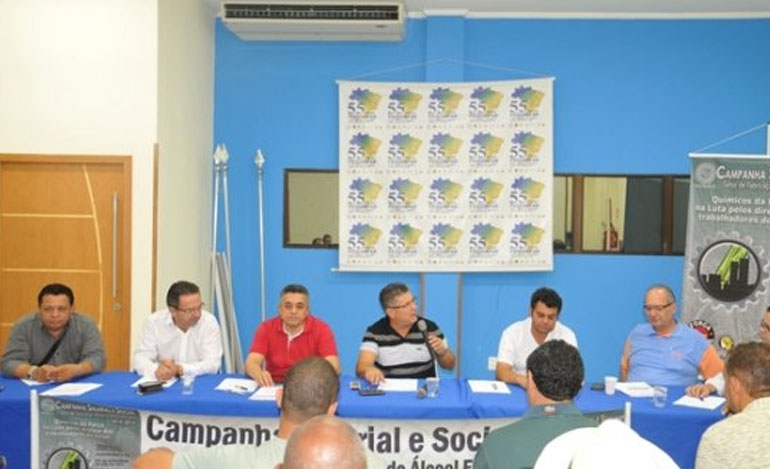 Sindetanol participa de aprovação da pauta de reivindicações na Fequimfar