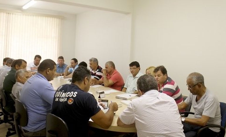 Diretoria do Sindetanol faz planejamento de atividades para 2015