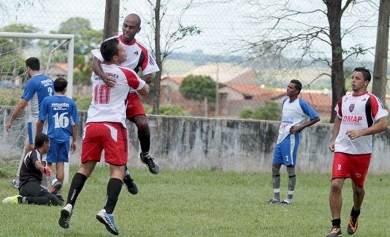 Torneio de Futebol Médio do Sindetanol promove integração entre trabalhadores