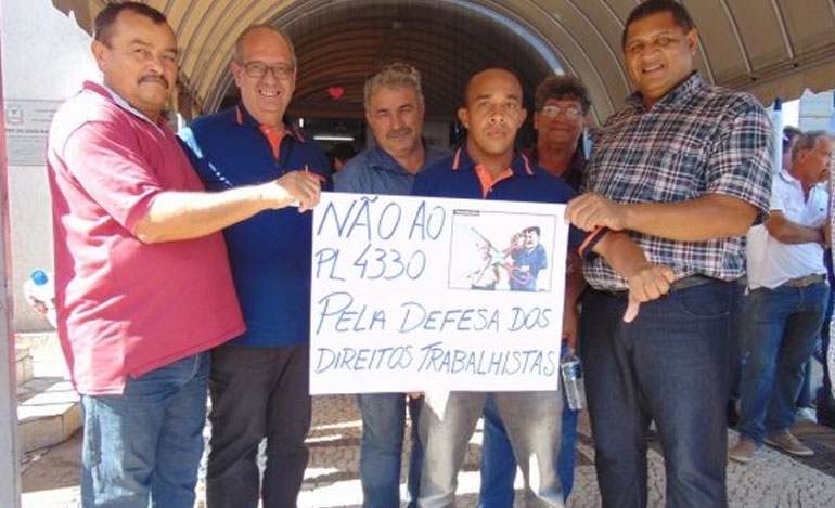 Sindetanol participa de mobilização contra o projeto de lei 4330/04