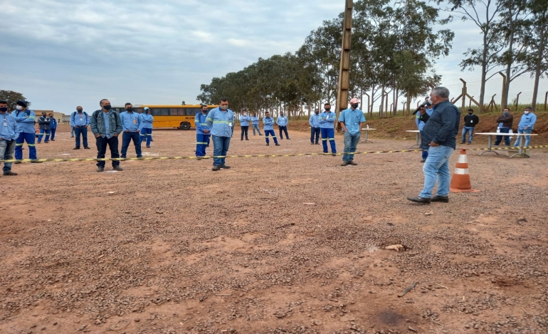 Sindetanol promove assembleia na Usina Conquista do Pontal