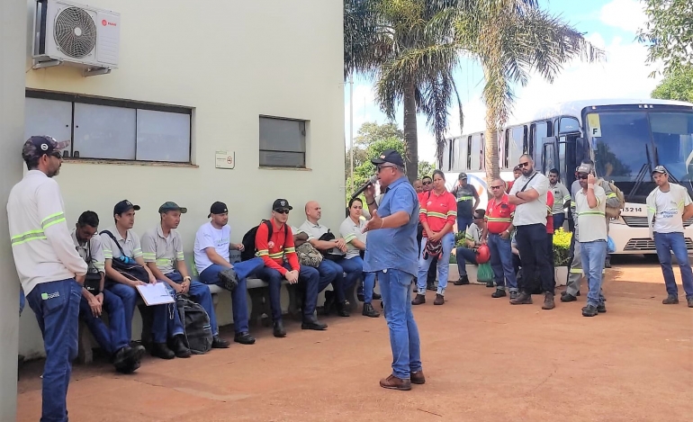 Sindetanol realiza assembleia com trabalhadores da Usina Cocal